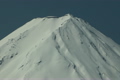 河口湖畔から望む富士山斜面の残雪
