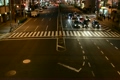 夜の渋谷・交差点(自動車)